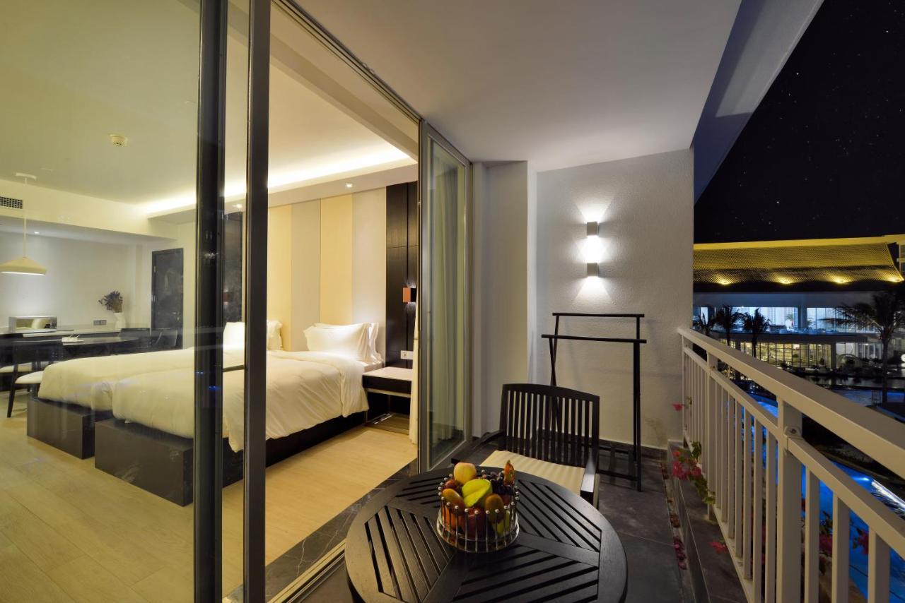 Palace Yalong Bay