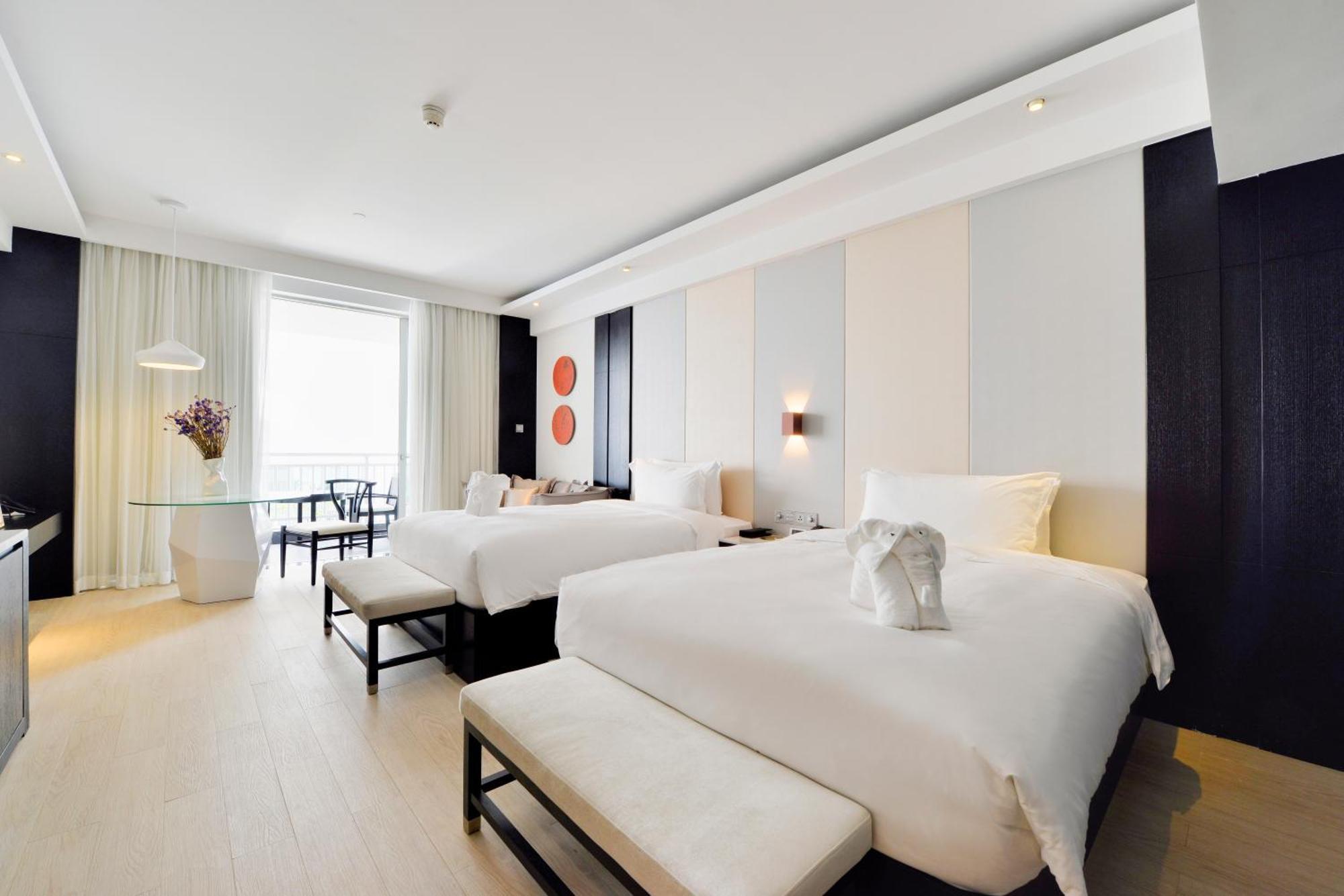 Palace Yalong Bay 5*