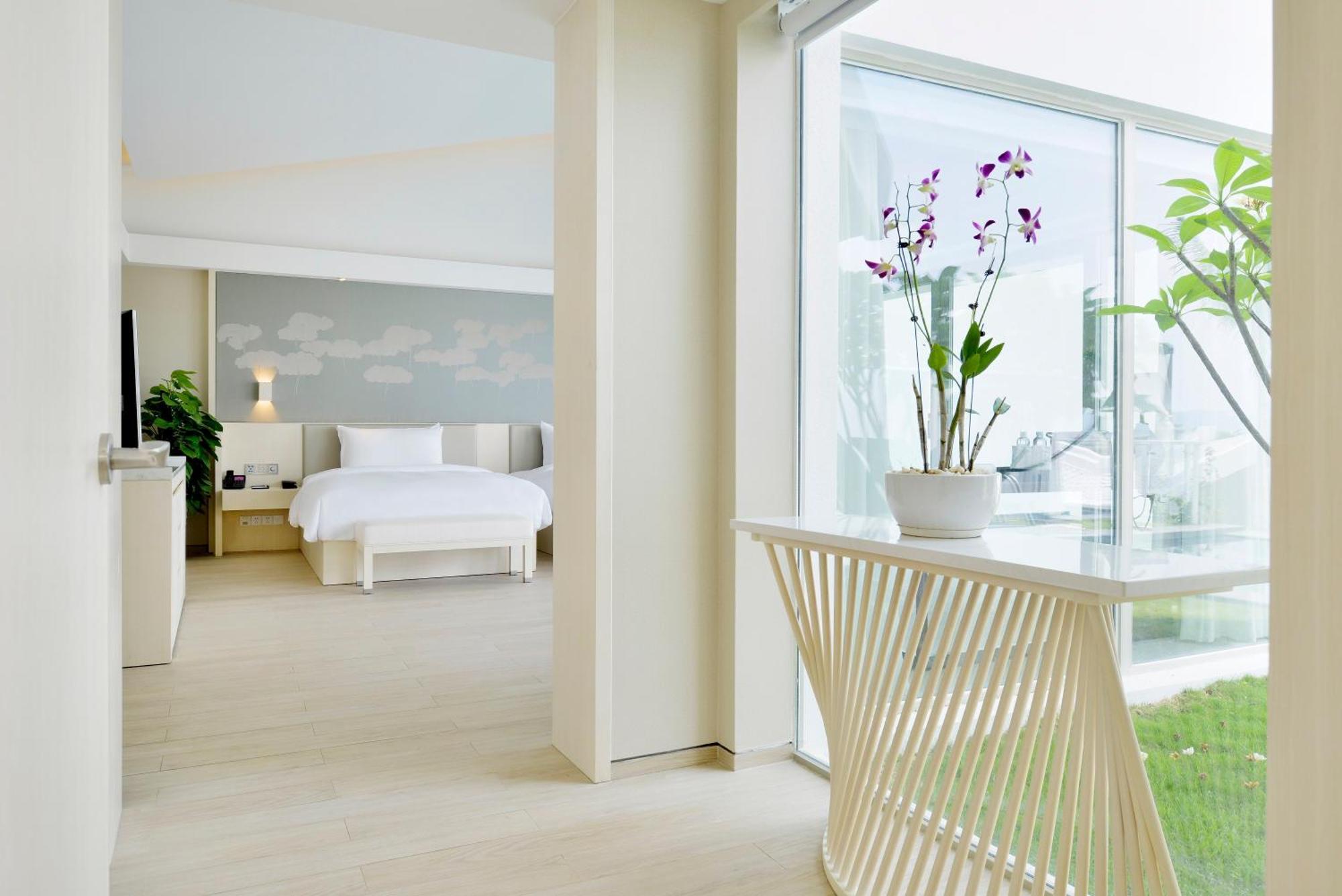 Palace Yalong Bay 5*