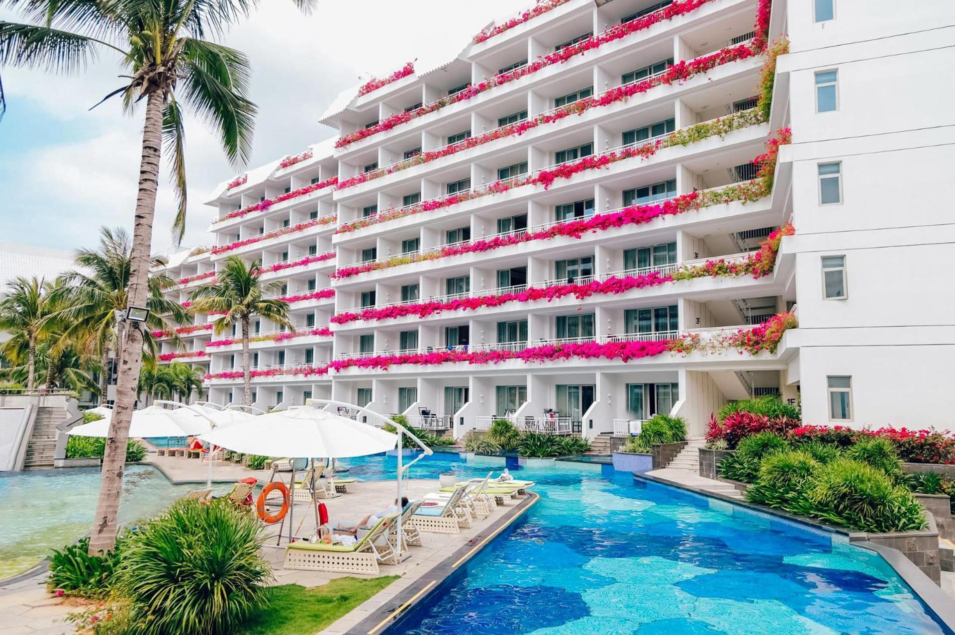 Palace Yalong Bay