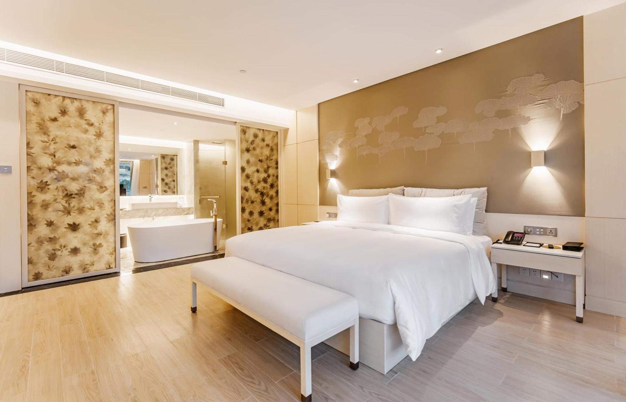 Отель Palace Yalong Bay Санья