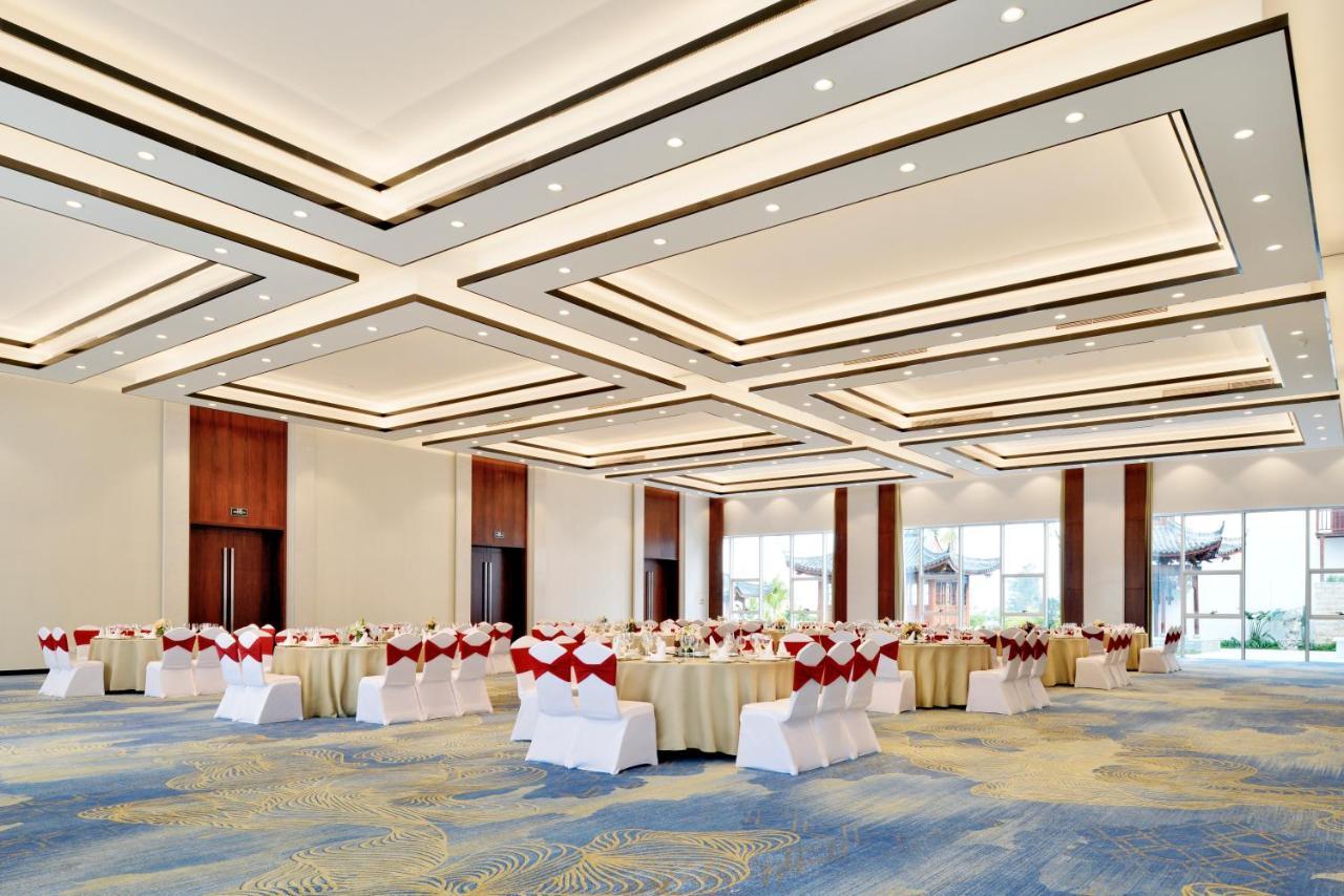 Palace Yalong Bay 5* Санья