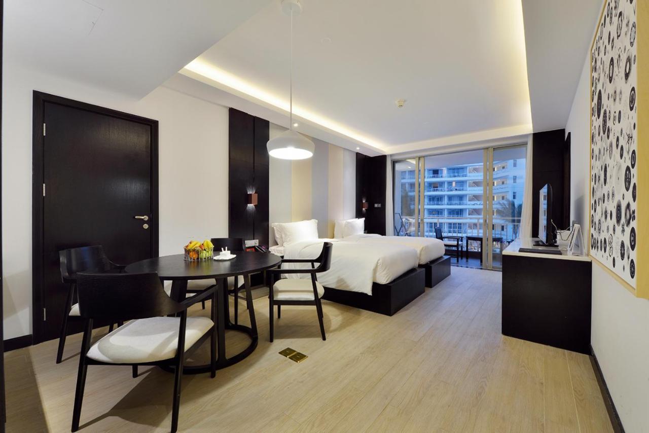 Palace Yalong Bay