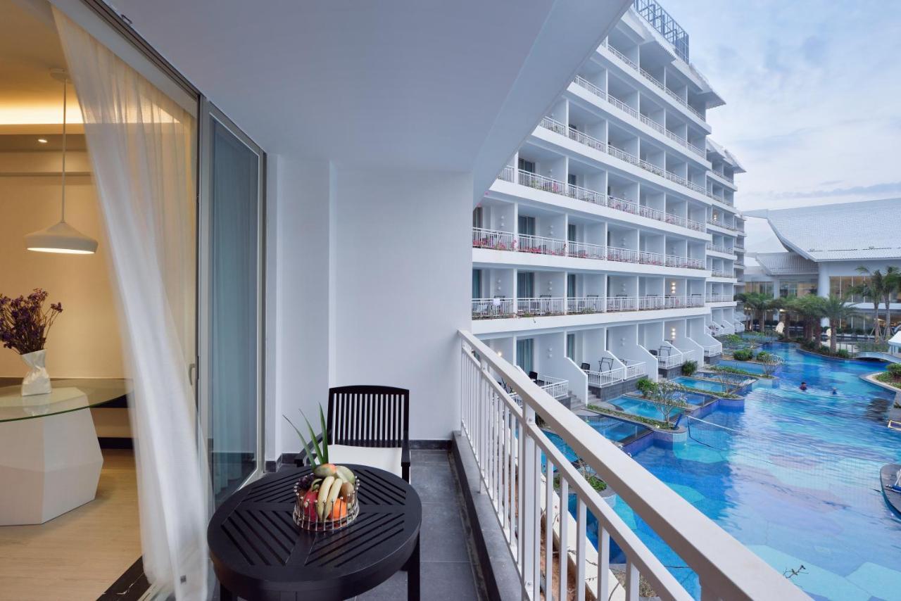 Palace Yalong Bay 5* ซานย่า