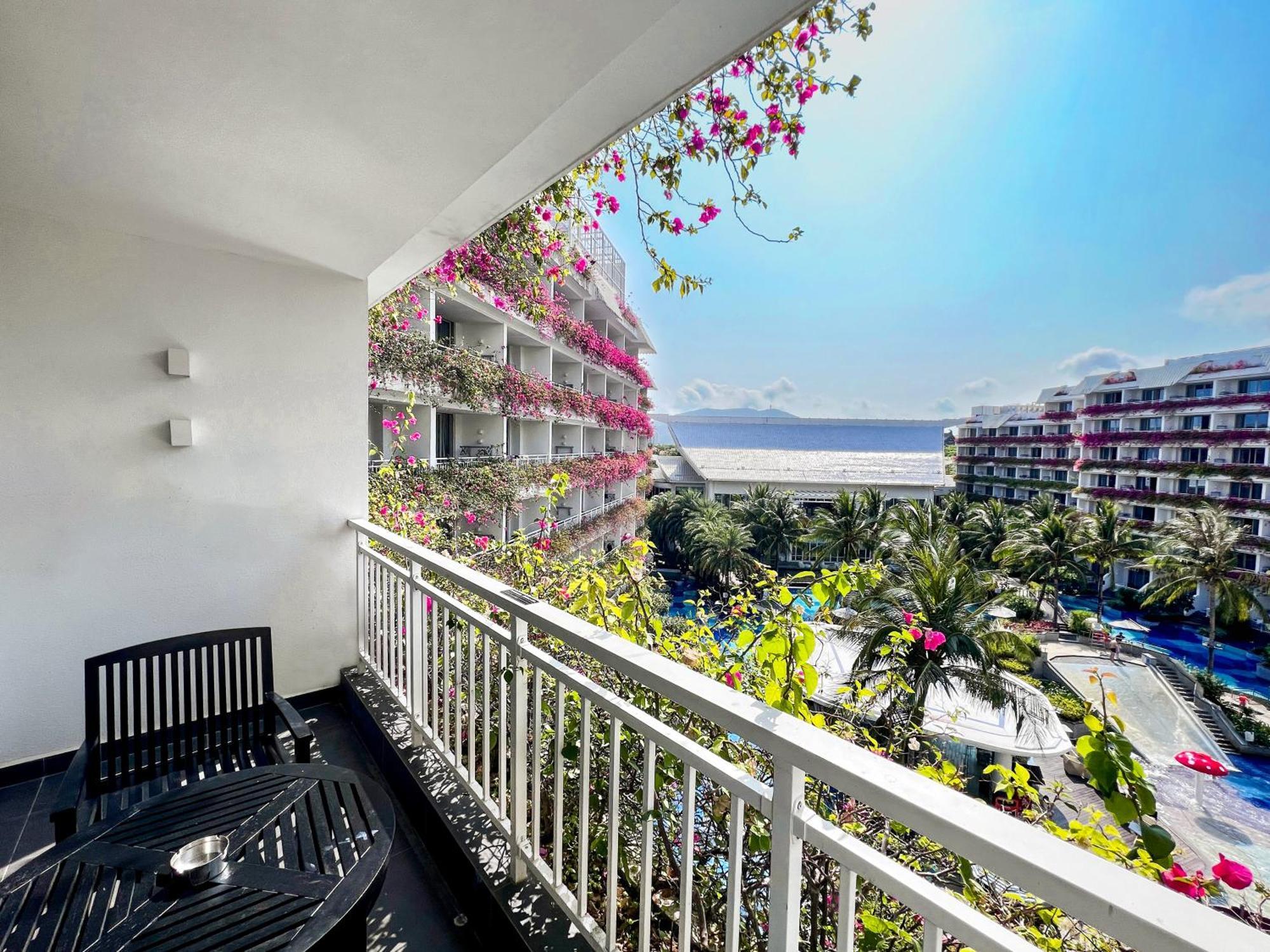 Palace Yalong Bay 5* ซานย่า