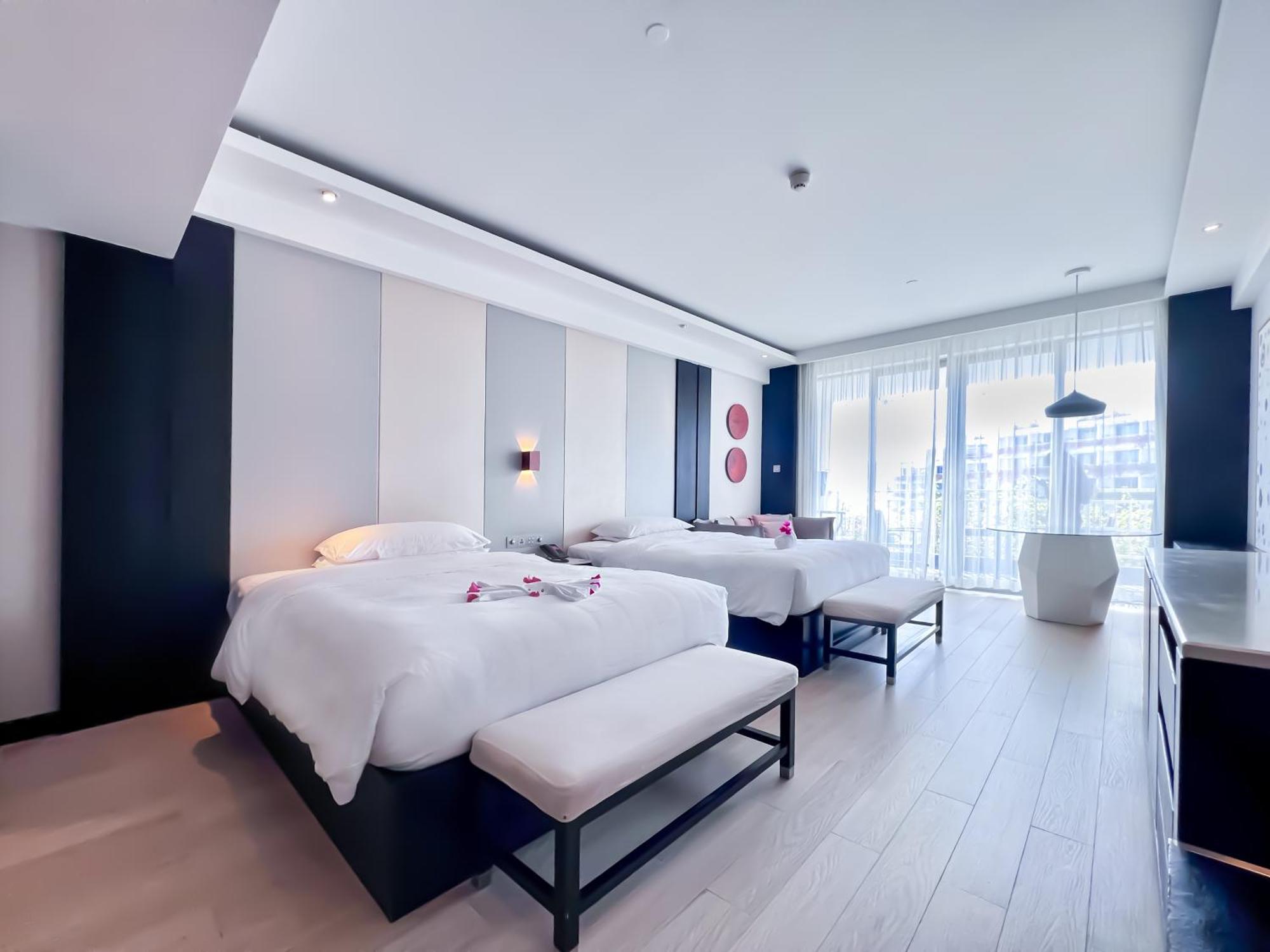 Palace Yalong Bay โรงแรม