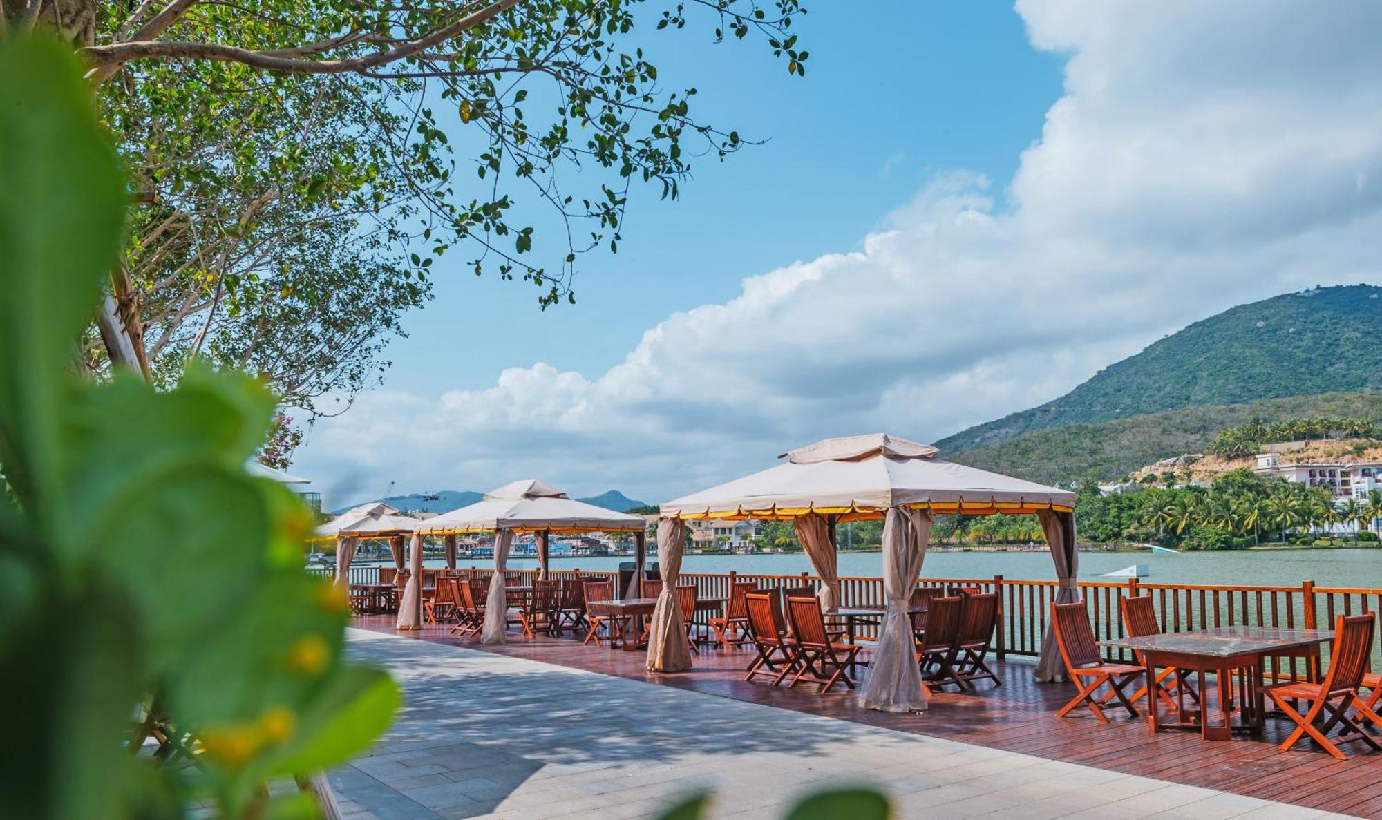 Отель Palace Yalong Bay Санья
