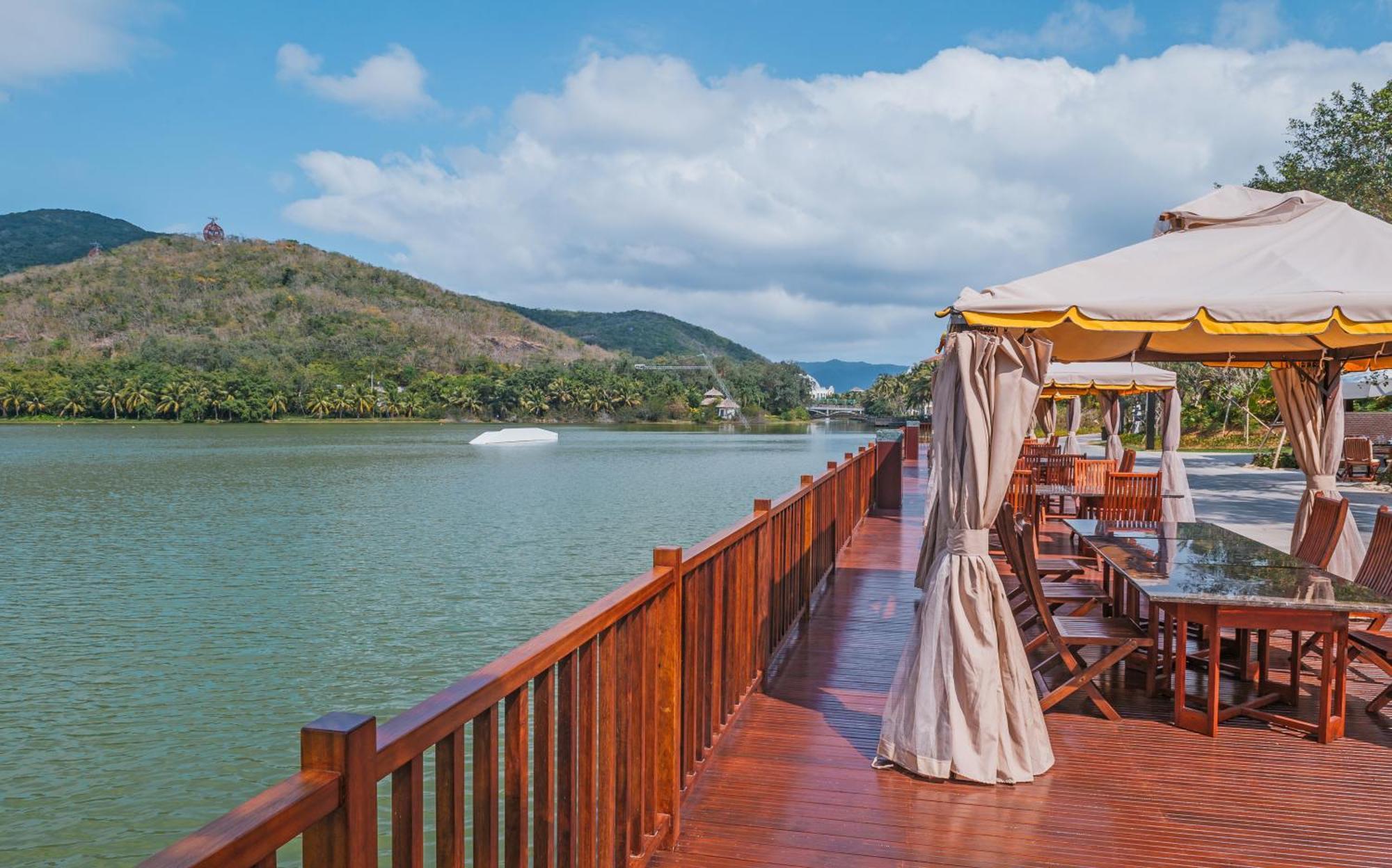 Отель Palace Yalong Bay Санья