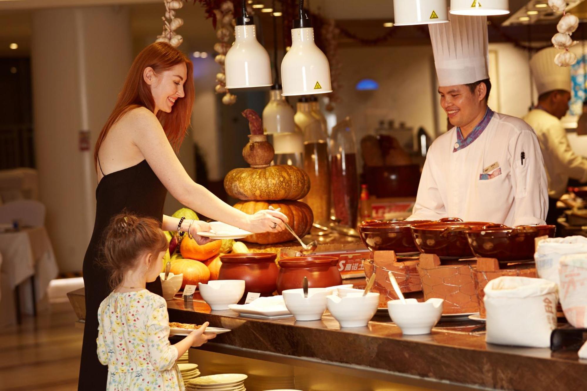 Palace Yalong Bay 5* Санья